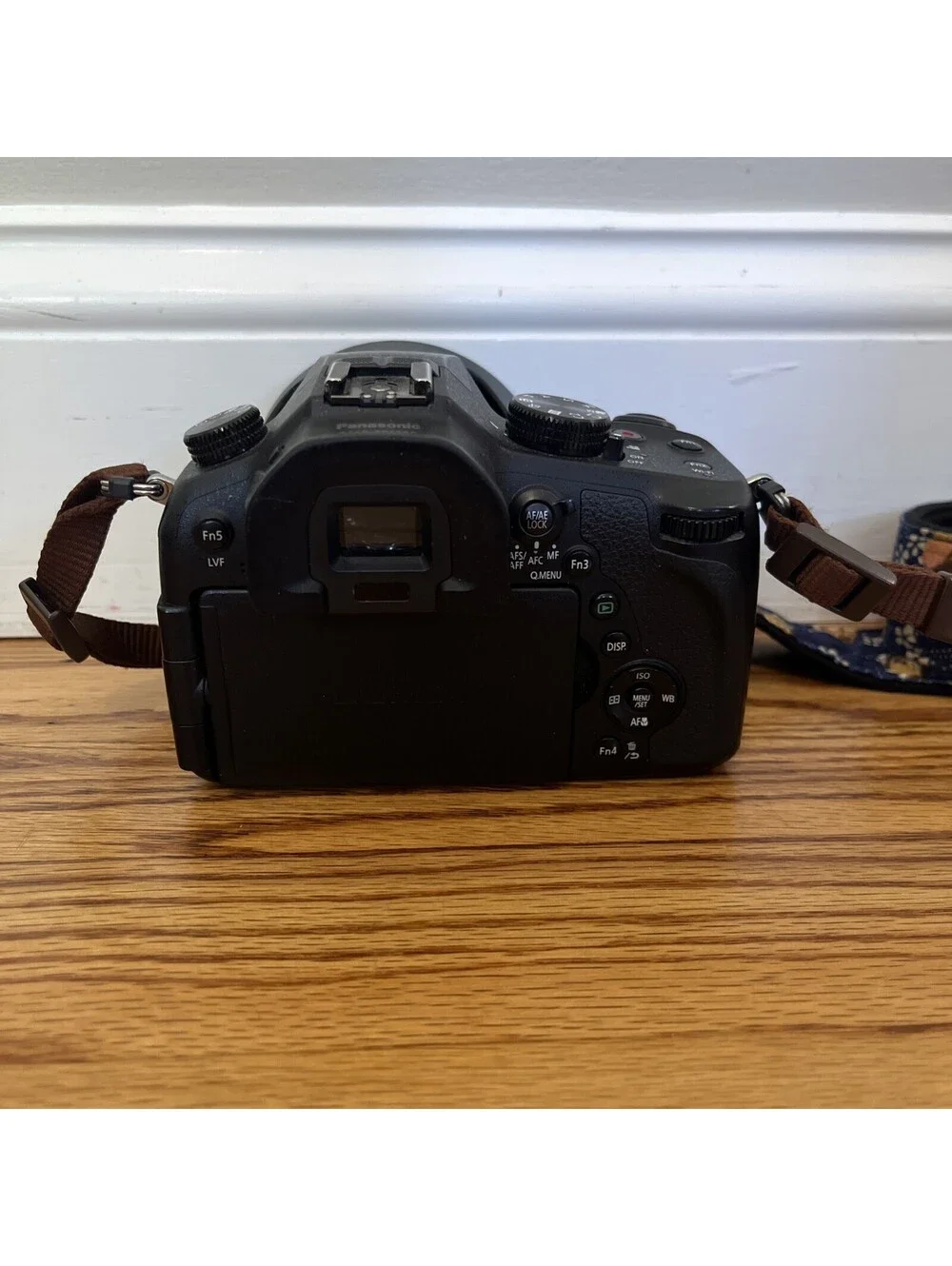 Panasonic LUMIX DMC-FZ1000 25-400mm Camera With Batteries, Charger & Accessories